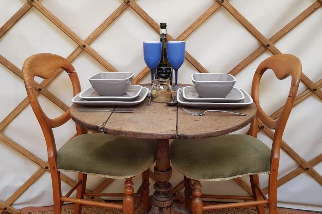 Bronfelen Yurt Hotel Cynghordy ภายนอก รูปภาพ