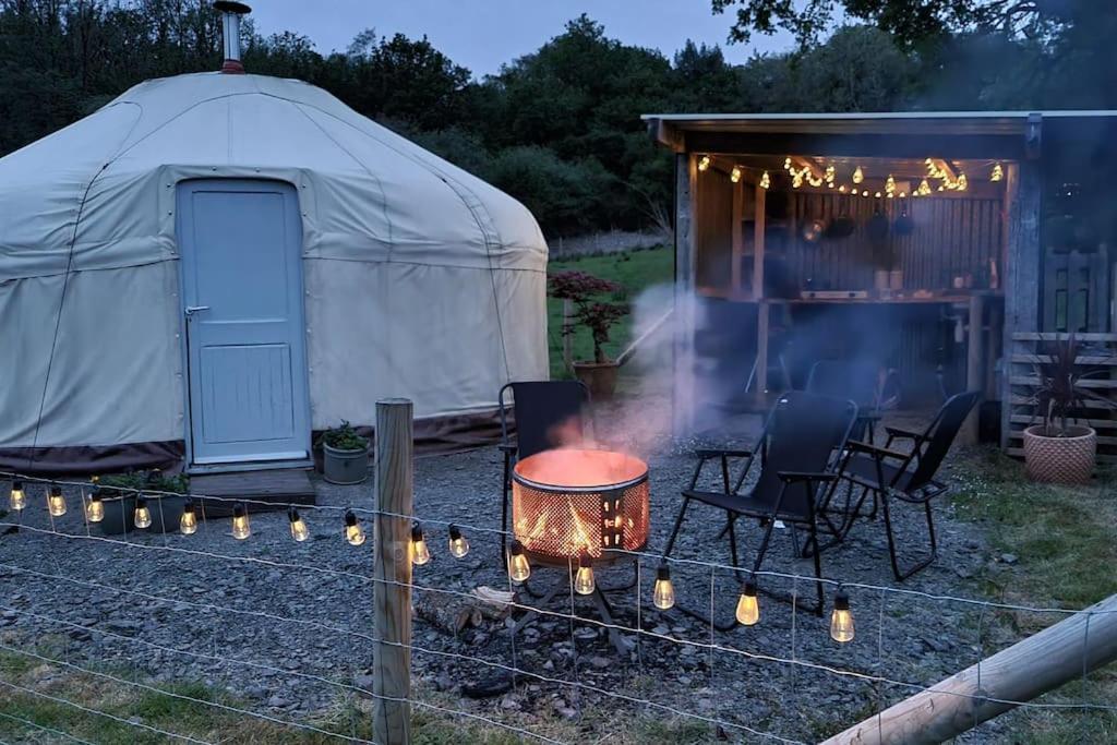 Bronfelen Yurt Hotel Cynghordy ภายนอก รูปภาพ