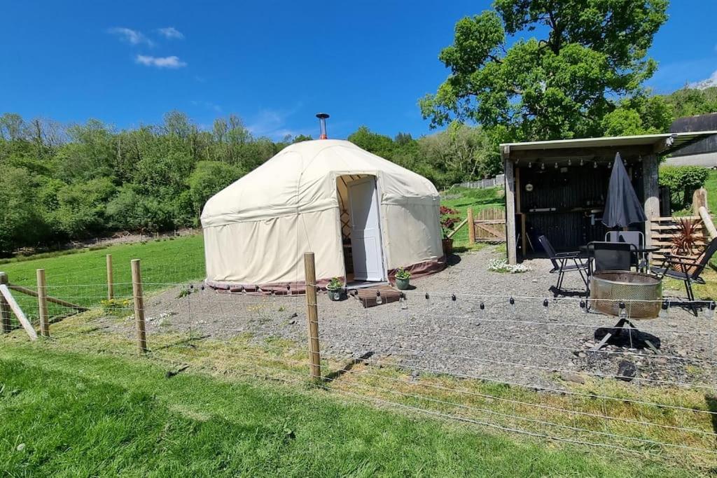 Bronfelen Yurt Hotel Cynghordy ภายนอก รูปภาพ