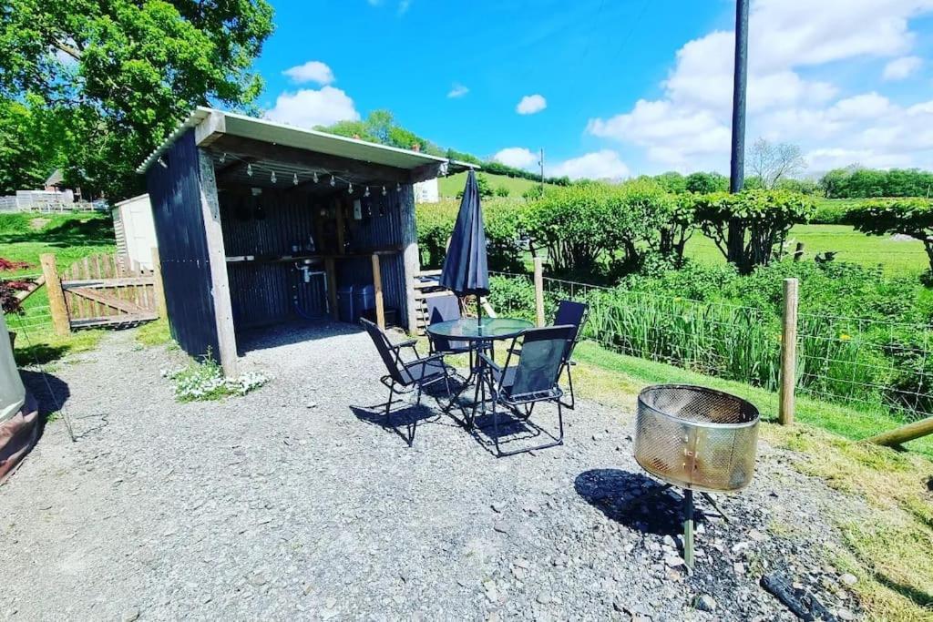 Bronfelen Yurt Hotel Cynghordy ภายนอก รูปภาพ