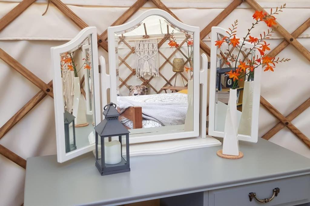 Bronfelen Yurt Hotel Cynghordy ภายนอก รูปภาพ