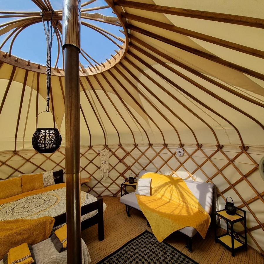 Bronfelen Yurt Hotel Cynghordy ภายนอก รูปภาพ