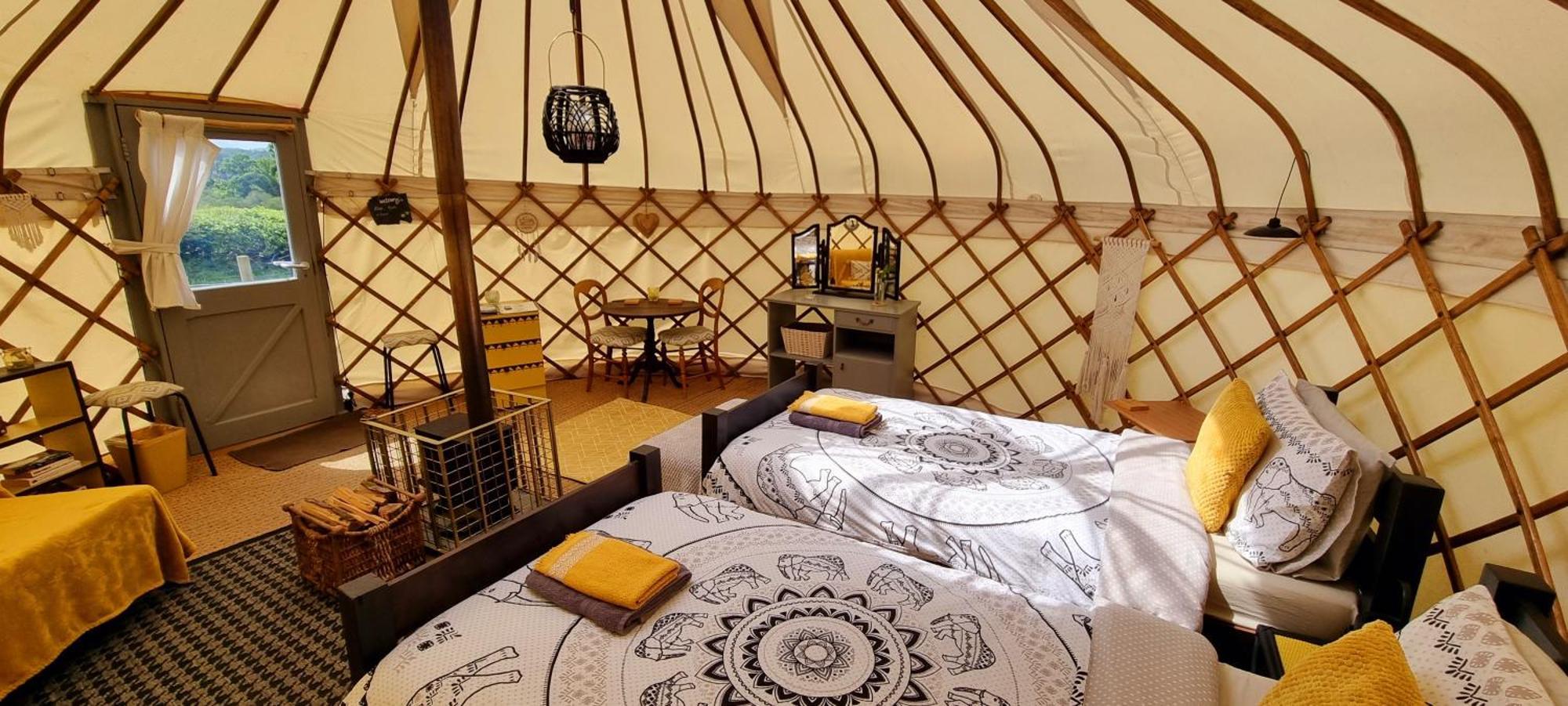Bronfelen Yurt Hotel Cynghordy ภายนอก รูปภาพ